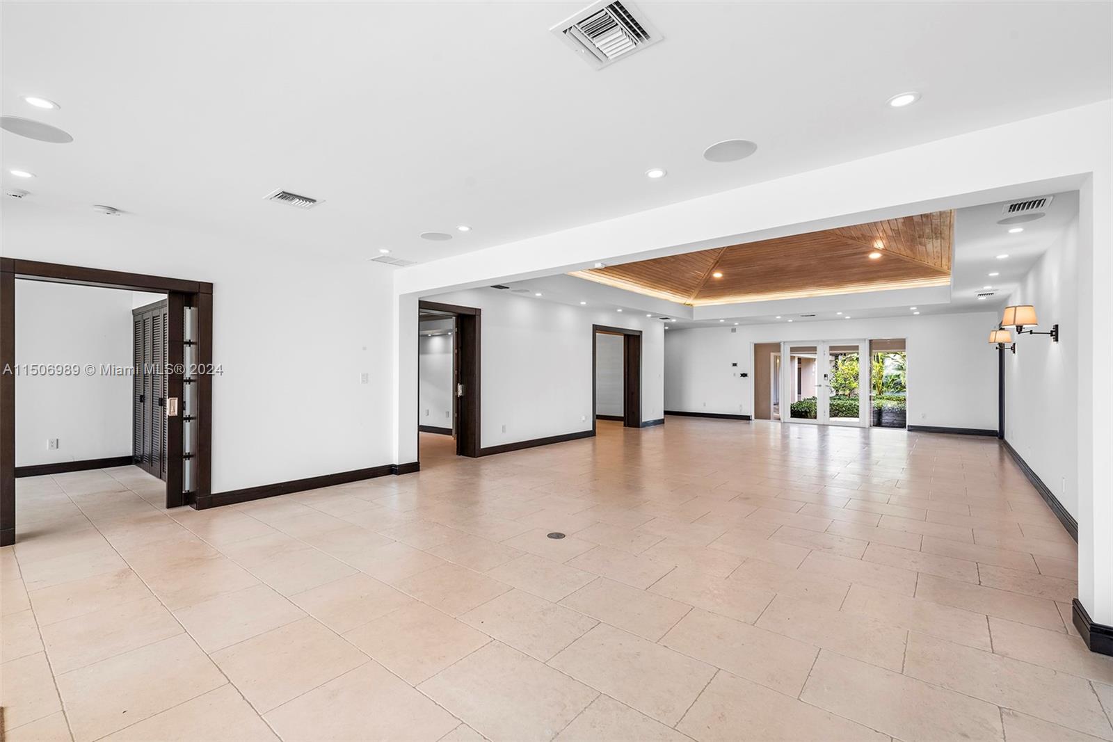 GOLDEN BEACH SEC C - Residential Lease