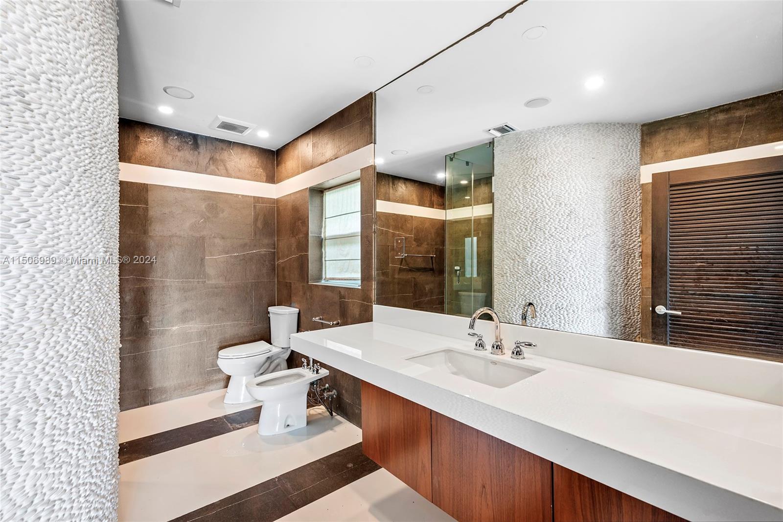 GOLDEN BEACH SEC C - Residential Lease