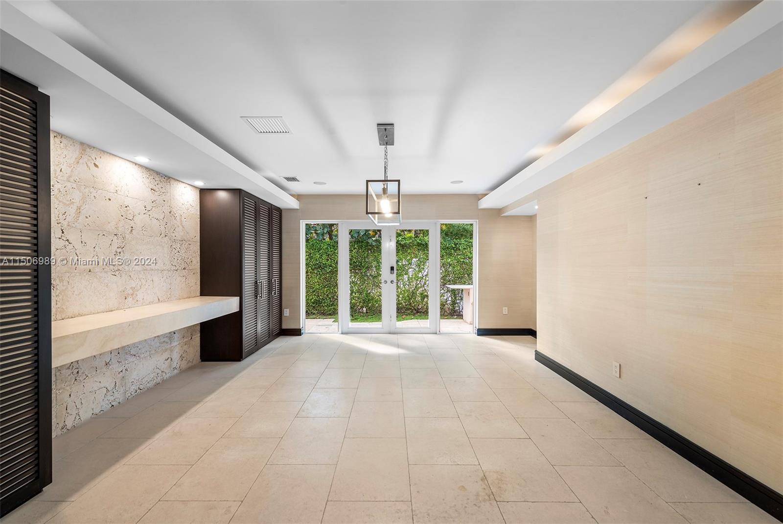 GOLDEN BEACH SEC C - Residential Lease