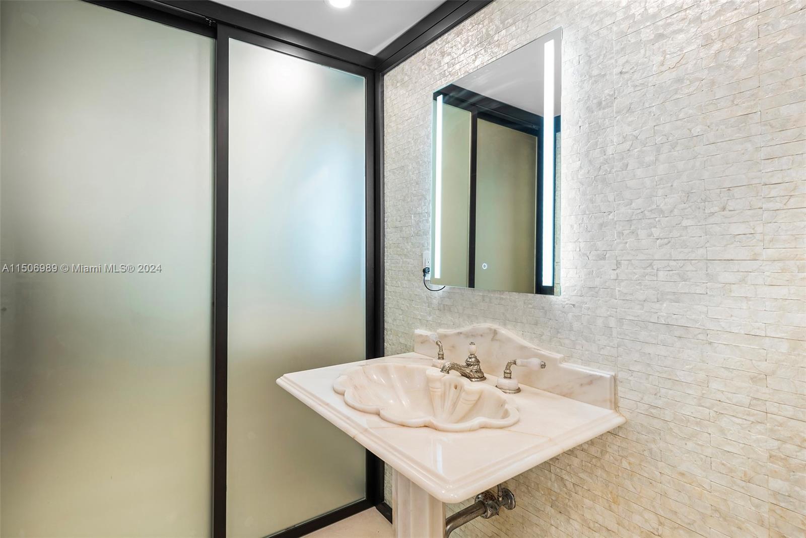 GOLDEN BEACH SEC C - Residential Lease