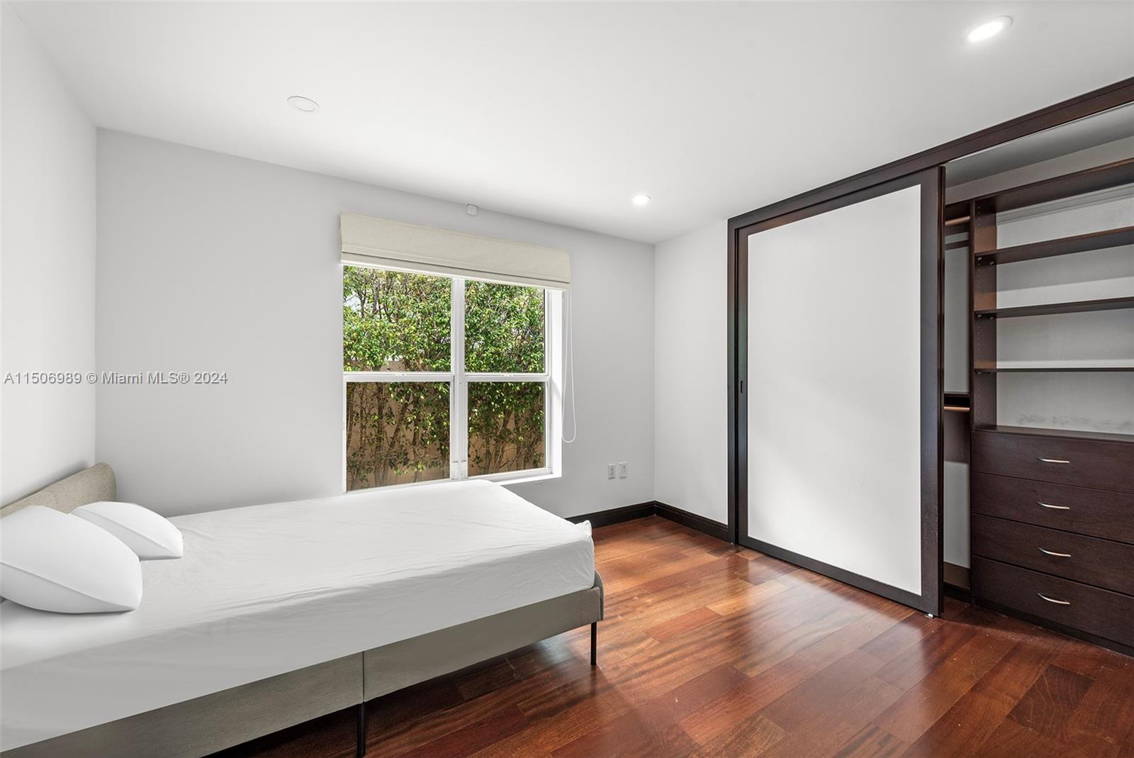 GOLDEN BEACH SEC C - Residential Lease