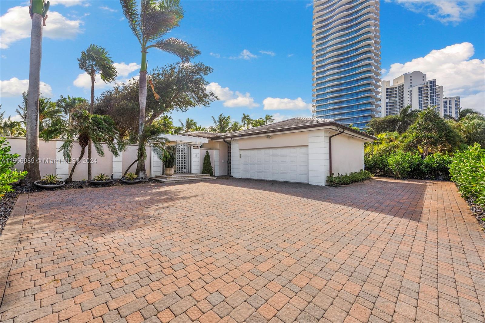 GOLDEN BEACH SEC C - Residential Lease