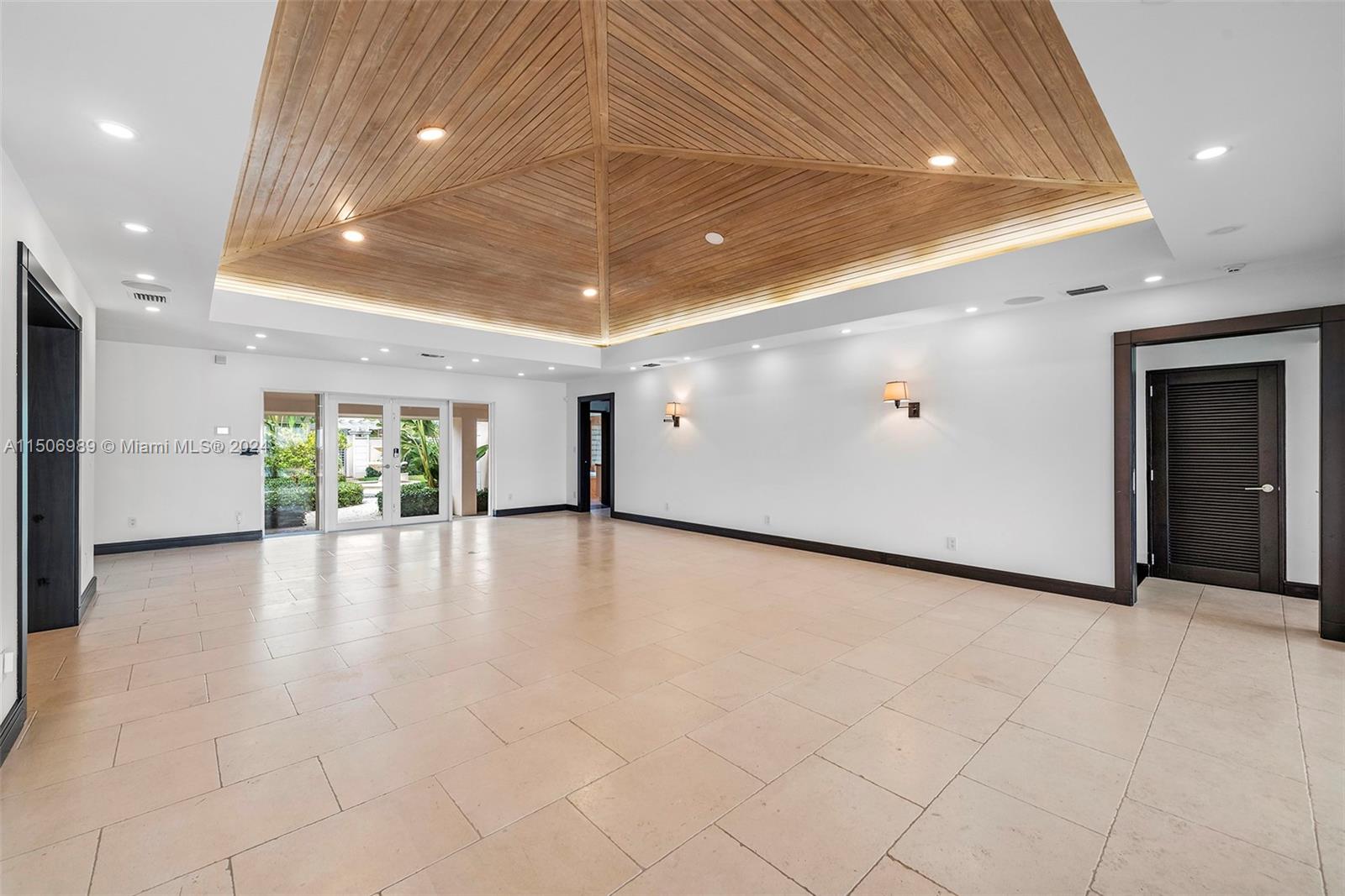 GOLDEN BEACH SEC C - Residential Lease