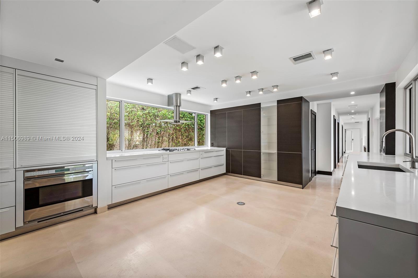 GOLDEN BEACH SEC C - Residential Lease