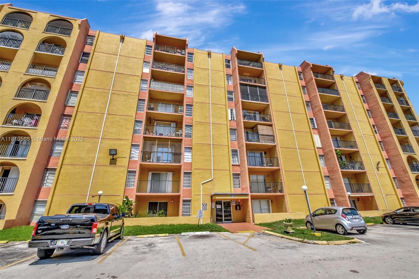 4801 Nw 7th St 506-16, Miami, Broward County, Florida - 2 Bedrooms  
2 Bathrooms - 