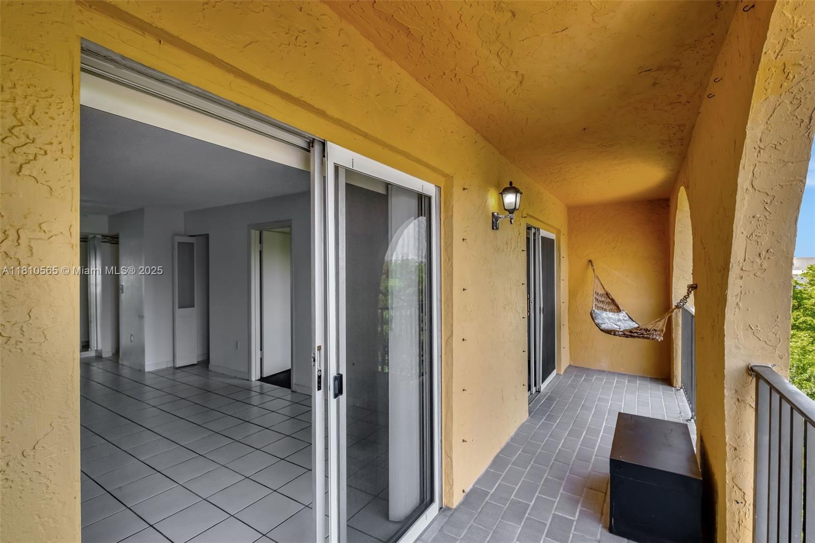 SUNSET VILLAS NO 3 CONDO - Residential