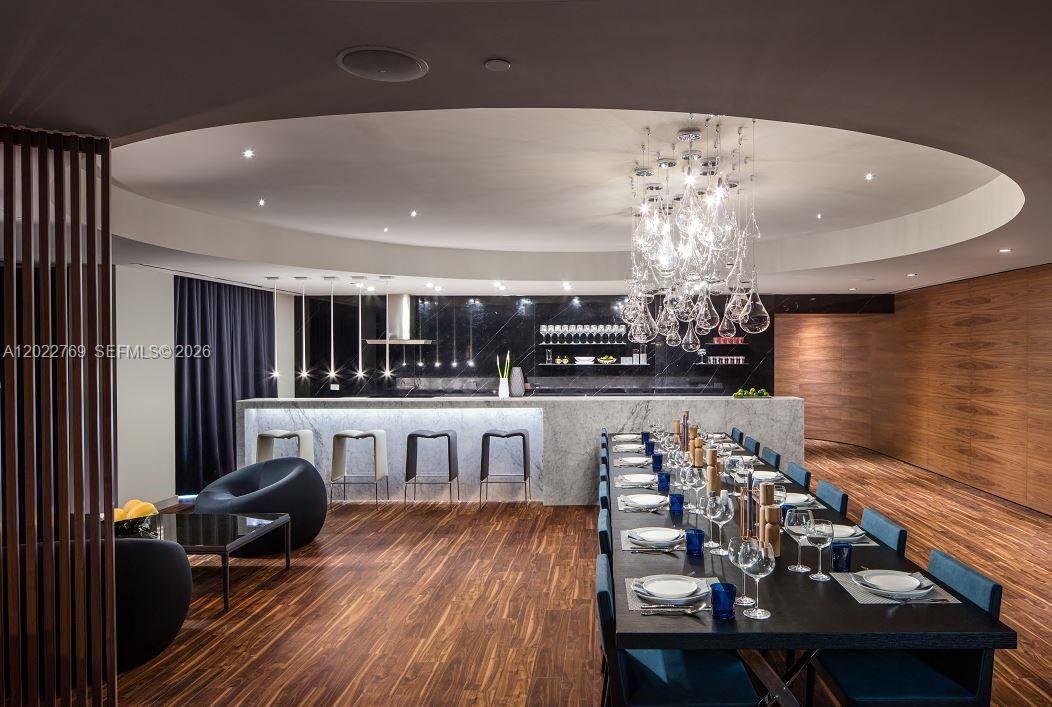 REACH CONDO - Residential