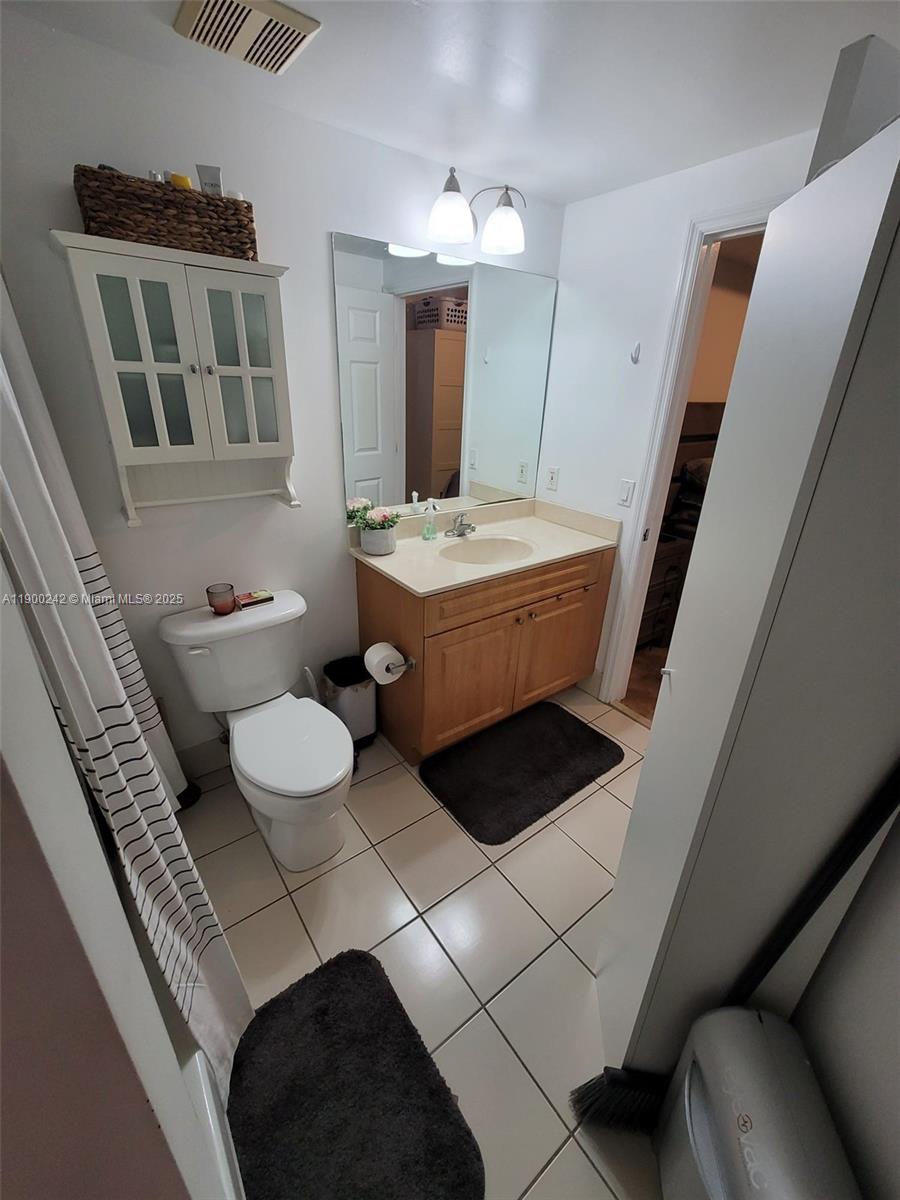 GATEWAY TO THE GROVE COND - Residential Lease