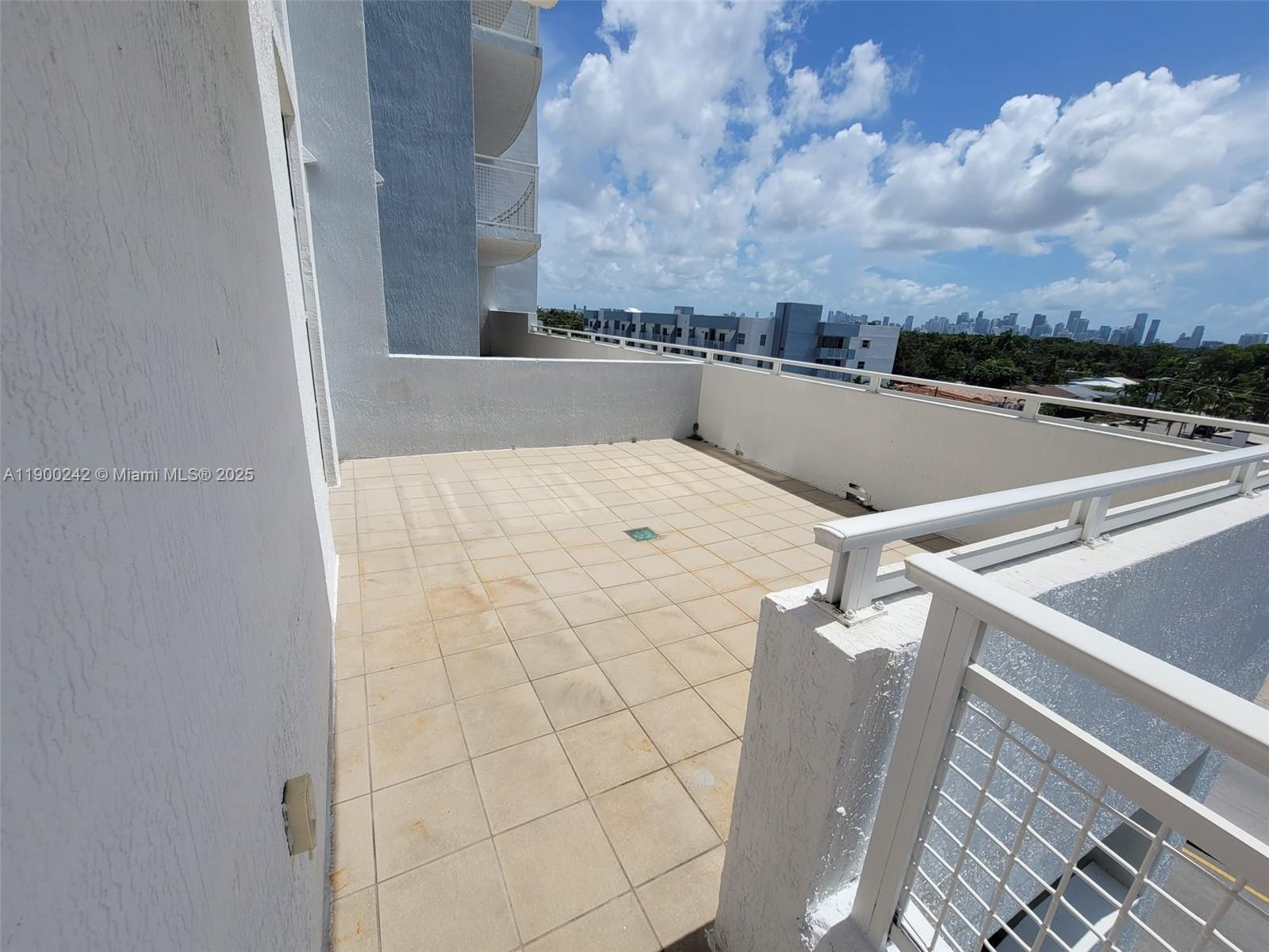 GATEWAY TO THE GROVE COND - Residential Lease