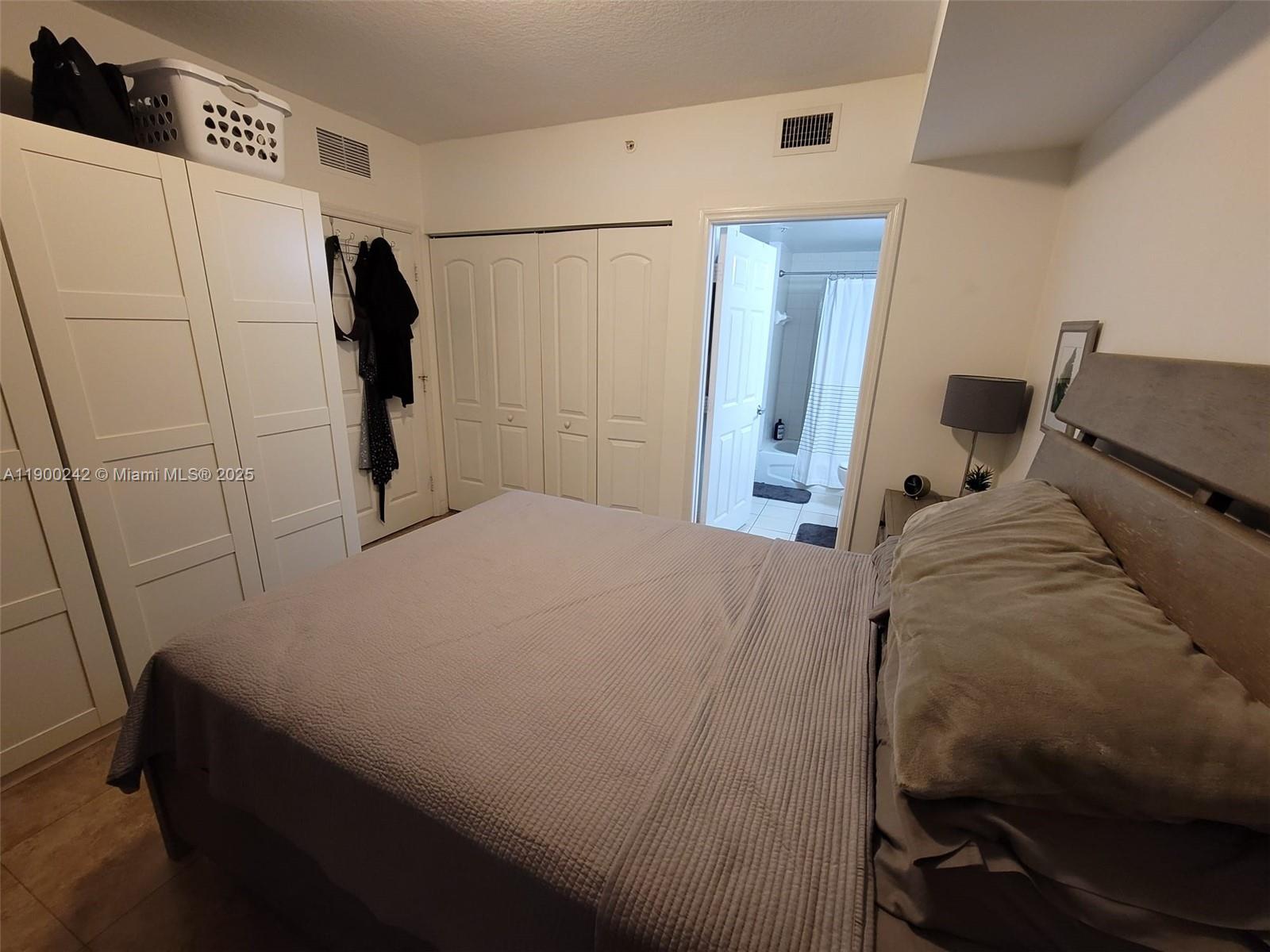 GATEWAY TO THE GROVE COND - Residential Lease