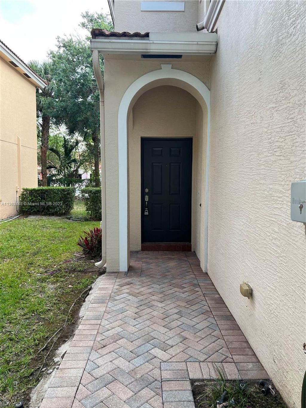 Photo of 4594 Thornwood Cir, West Palm Beach, FL 33418 (MLS # A11363448)