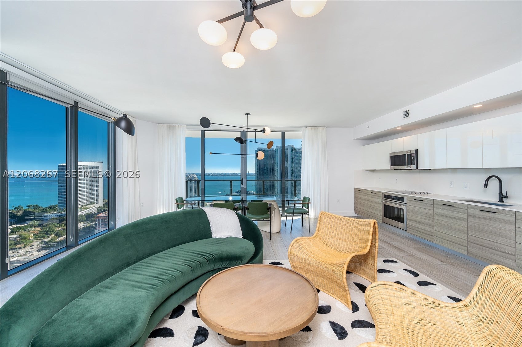 121 NE 34th St 3008