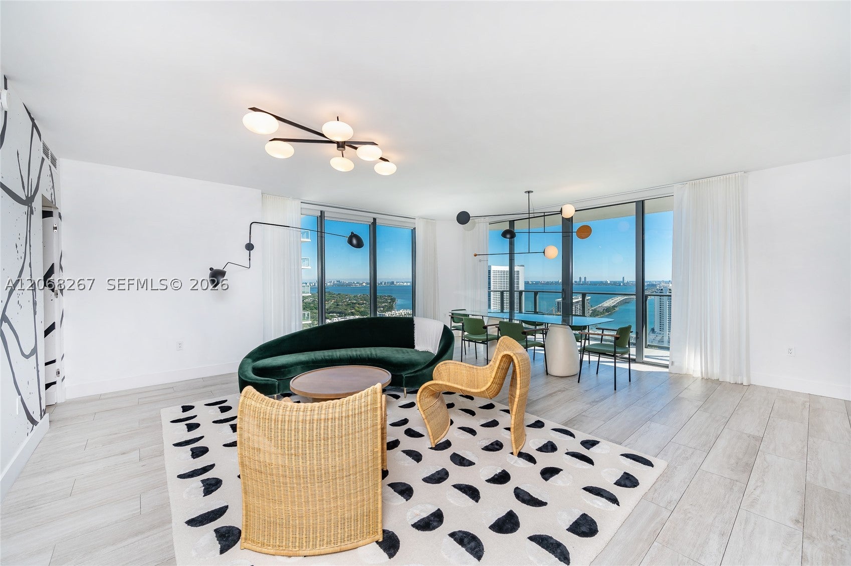 121 NE 34th St 3008