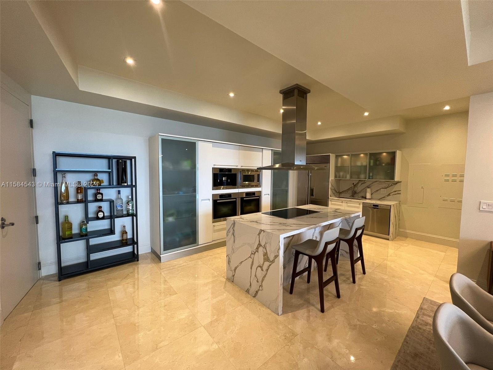 TRUMP ROYALE CONDO - Residential