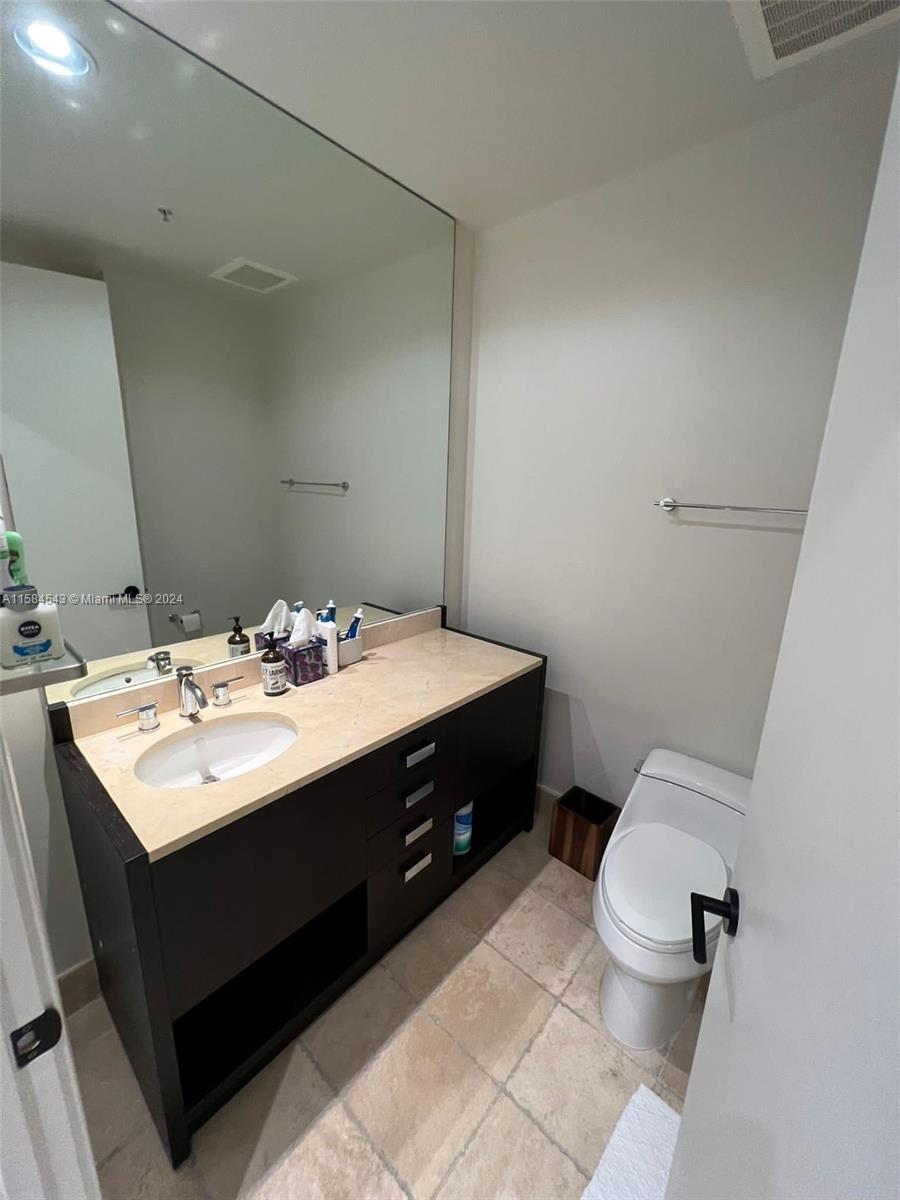 TRUMP ROYALE CONDO - Residential