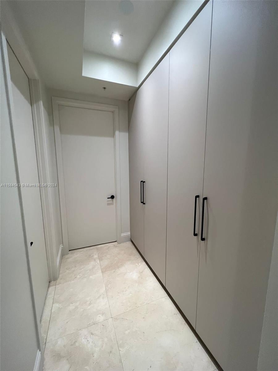 TRUMP ROYALE CONDO - Residential