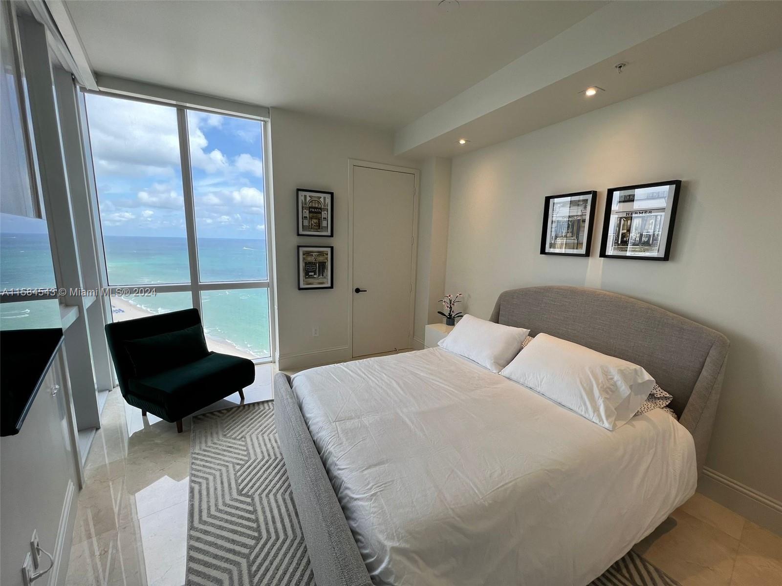 TRUMP ROYALE CONDO - Residential