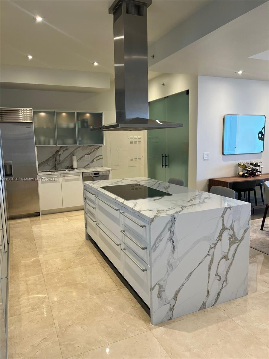 TRUMP ROYALE CONDO - Residential