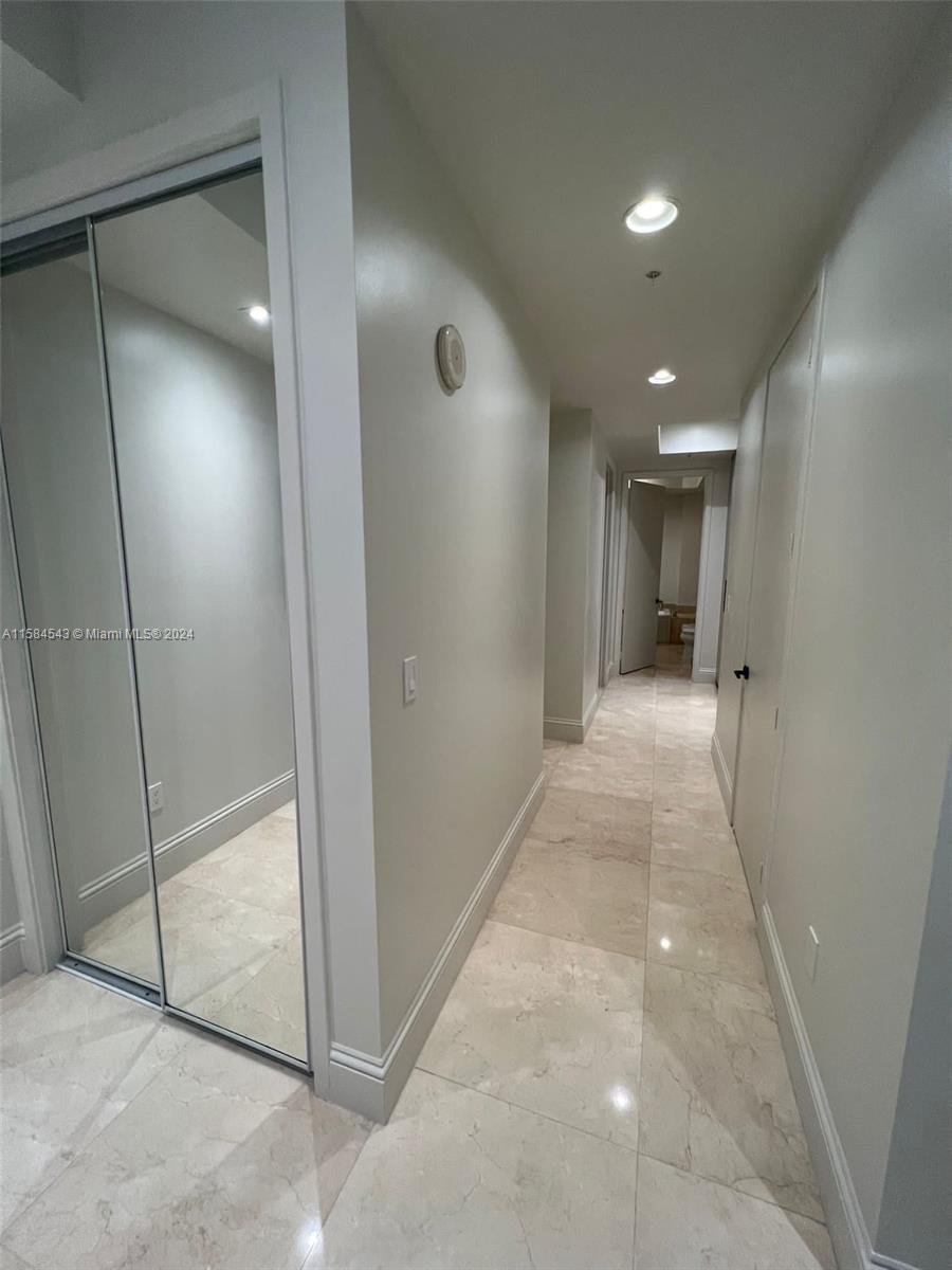 TRUMP ROYALE CONDO - Residential