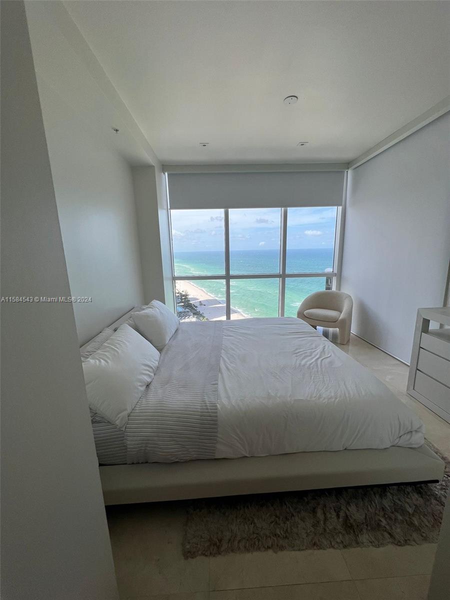 TRUMP ROYALE CONDO - Residential