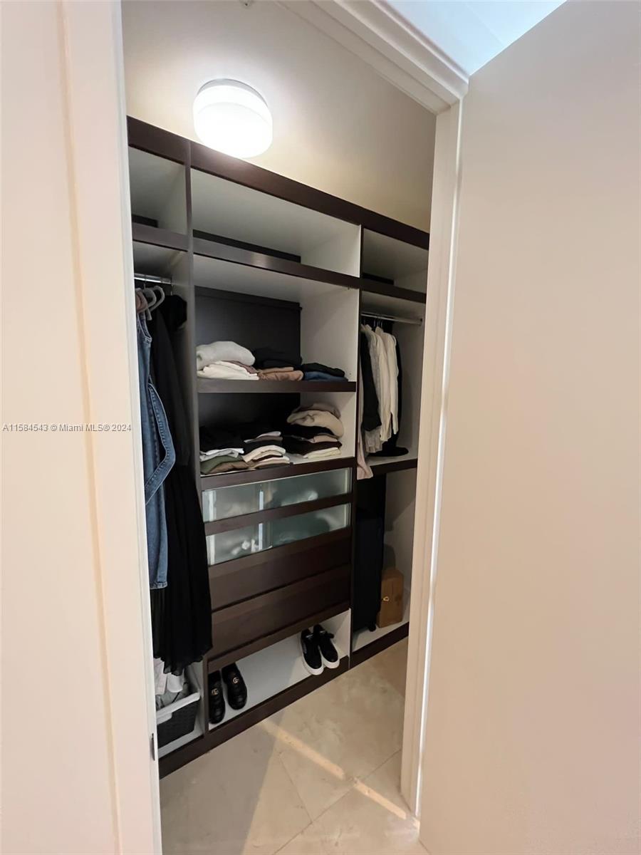 TRUMP ROYALE CONDO - Residential