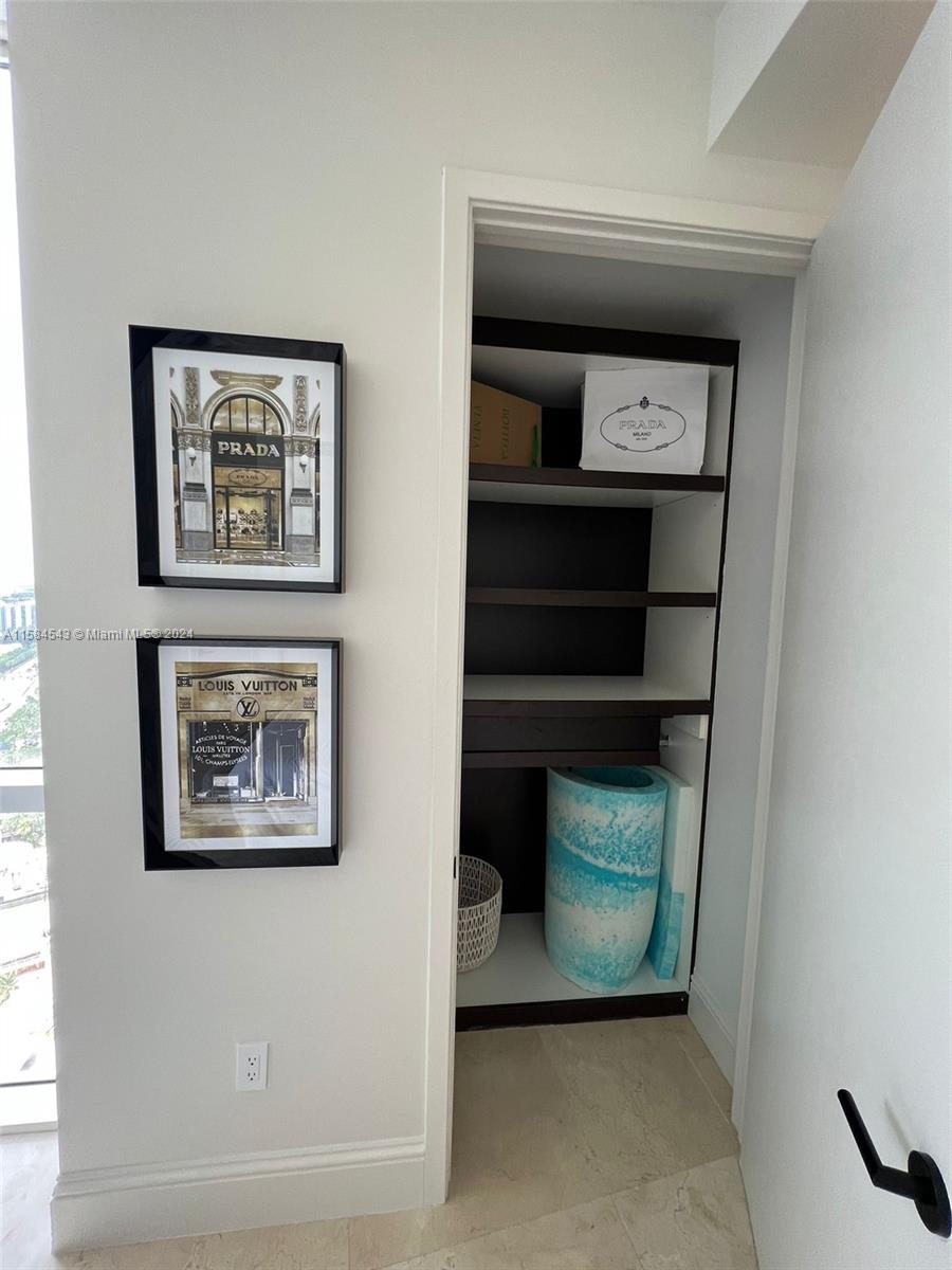 TRUMP ROYALE CONDO - Residential