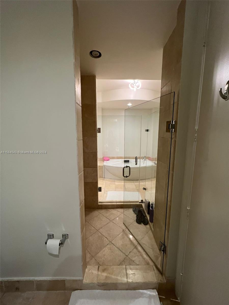 TRUMP ROYALE CONDO - Residential