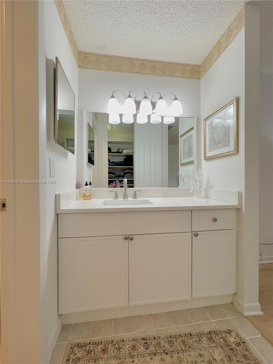 POND APPLE PLACE IV-B CON - Residential