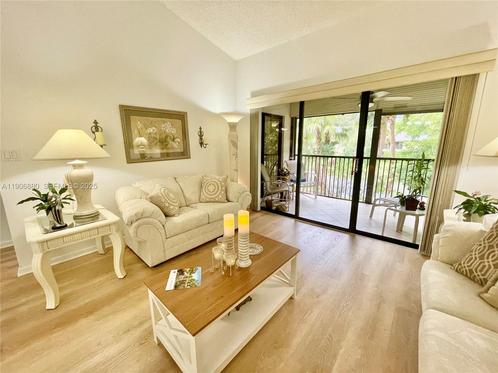 POND APPLE PLACE IV-B CON - Residential