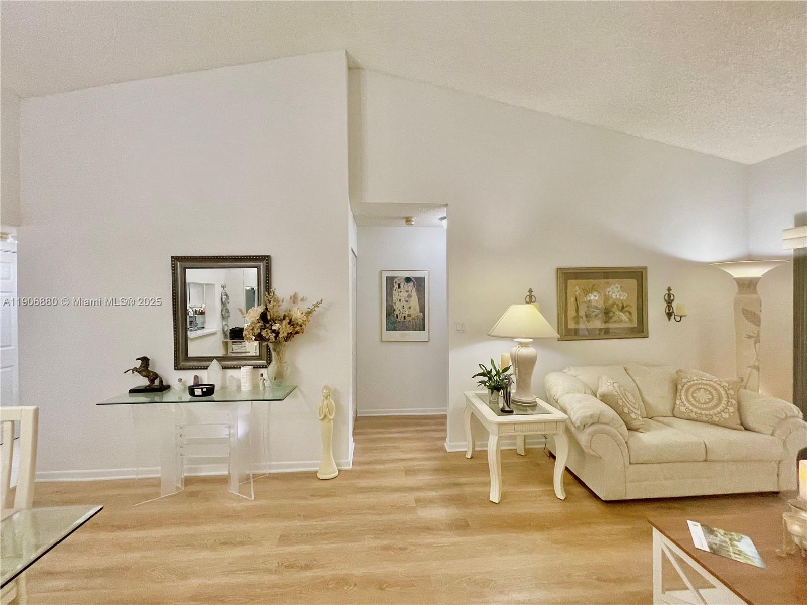 POND APPLE PLACE IV-B CON - Residential