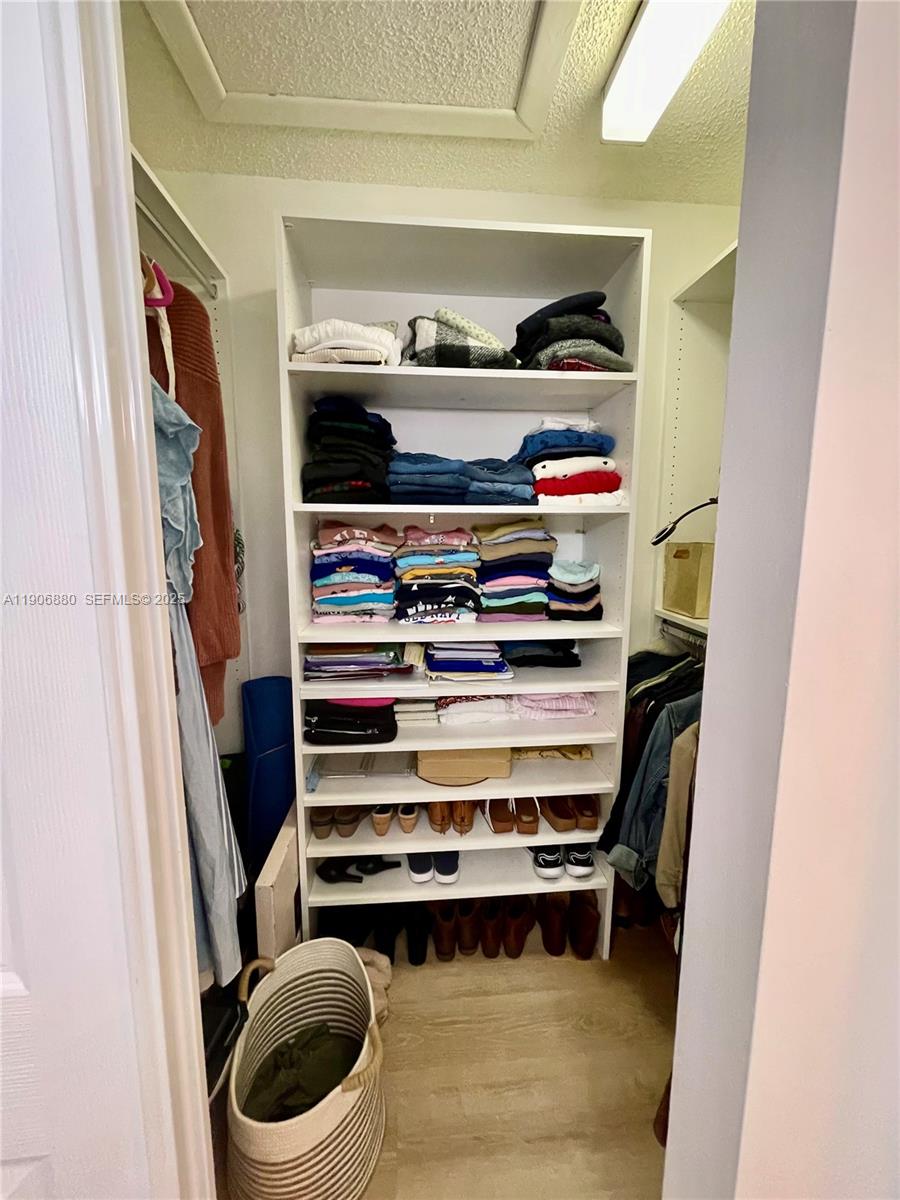 POND APPLE PLACE IV-B CON - Residential