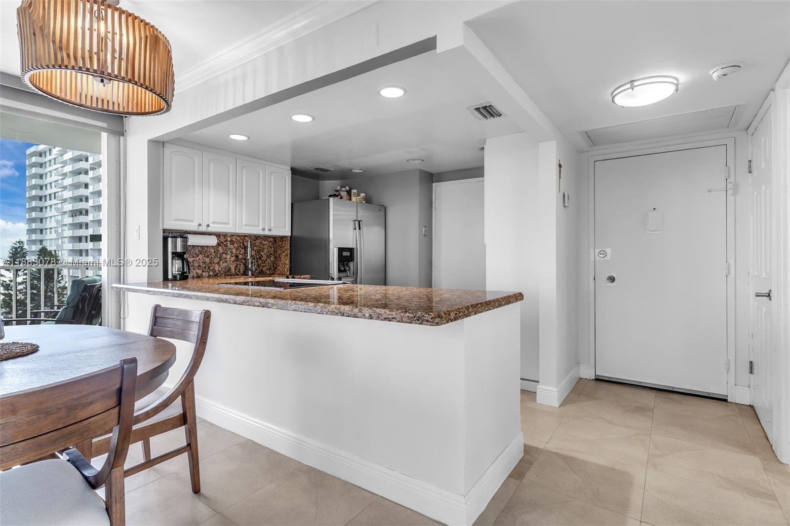 5838 Collins Ave 6H
