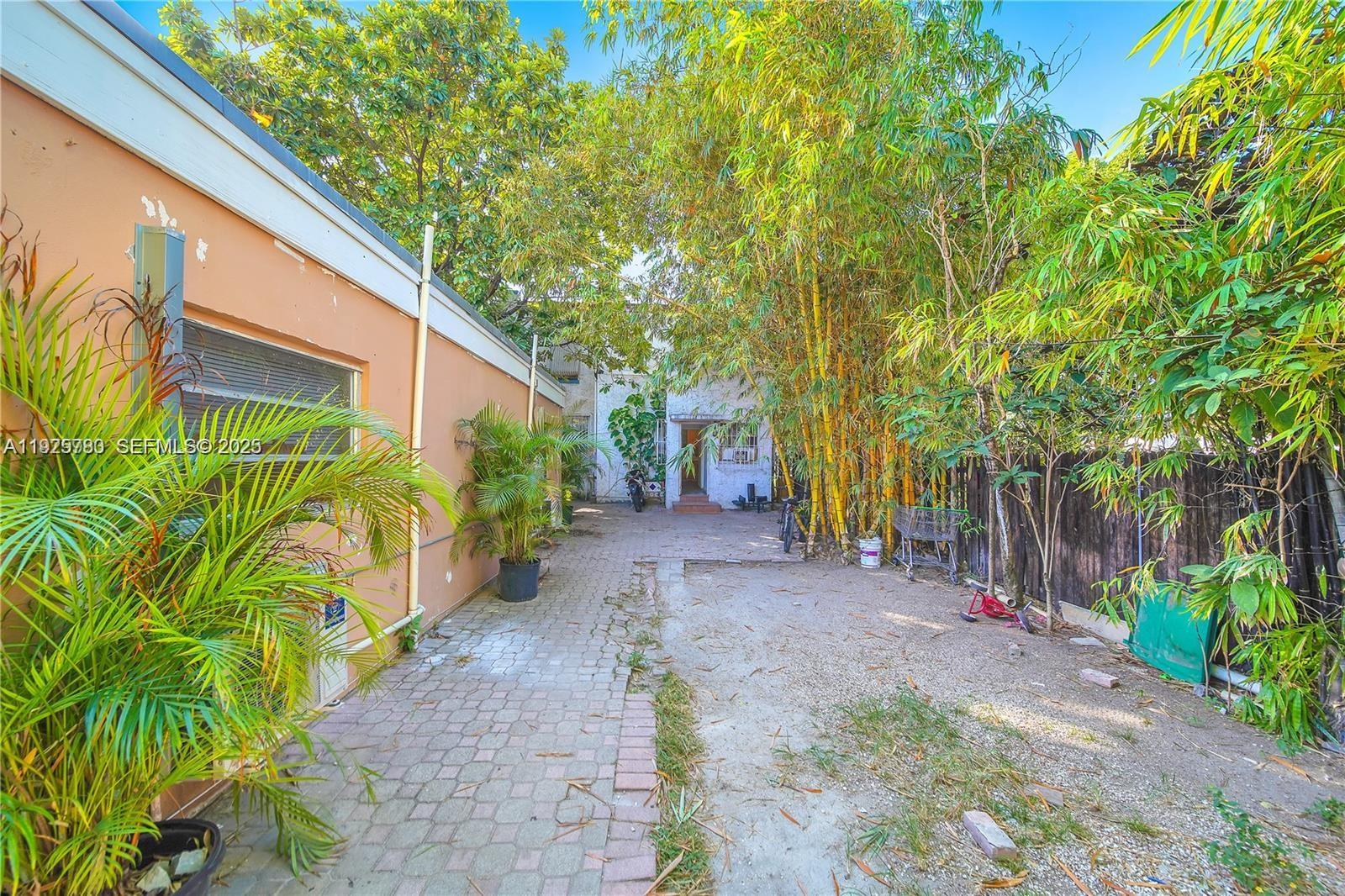 View photos, virtual tours, details... 1725 NW 19th St