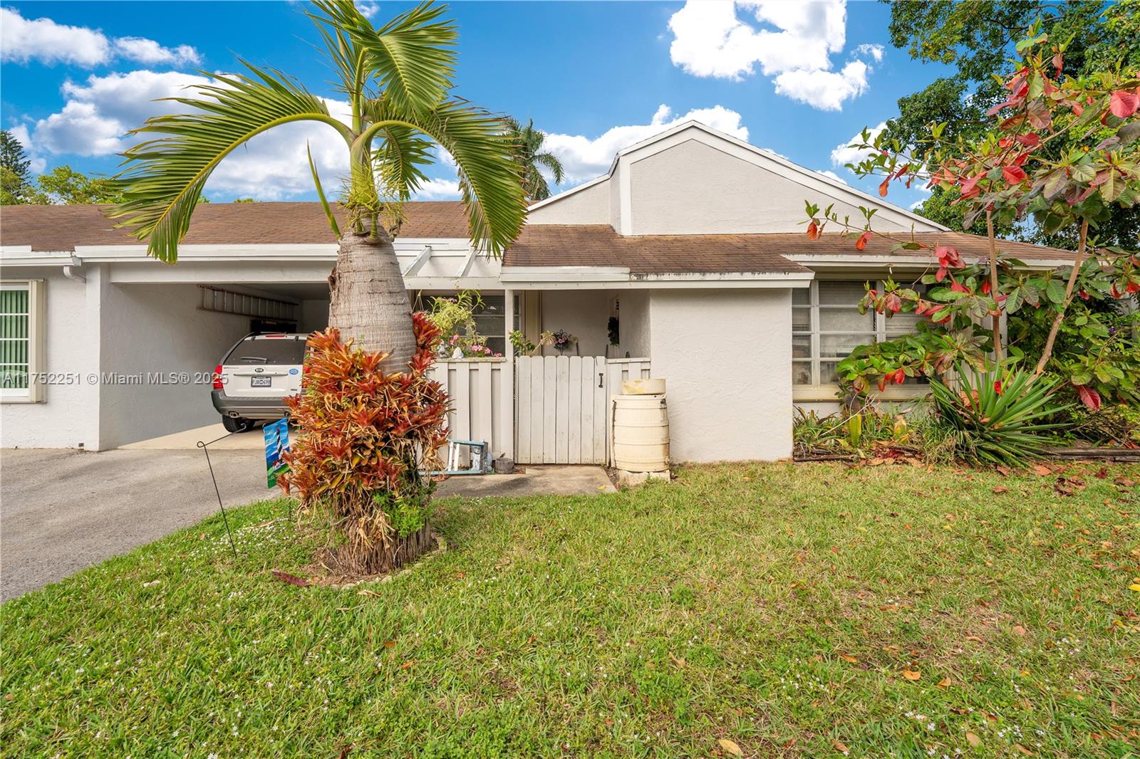 Property for Sale at 8601 Bridle Path Ct 222, Davie, Broward County, Florida - Bedrooms: 3 
Bathrooms: 2  - $375,000