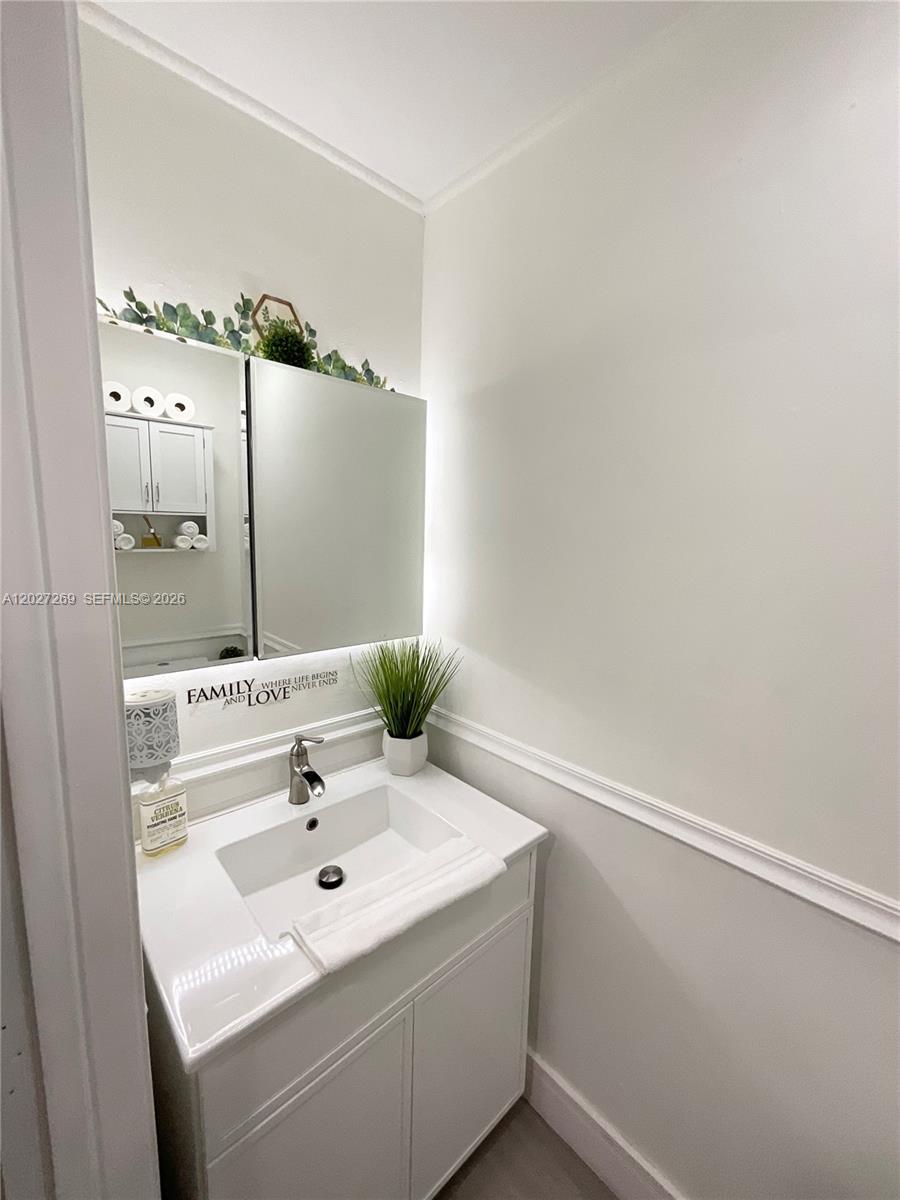 WESTVIEW CONDOMINIUM NO T - Residential