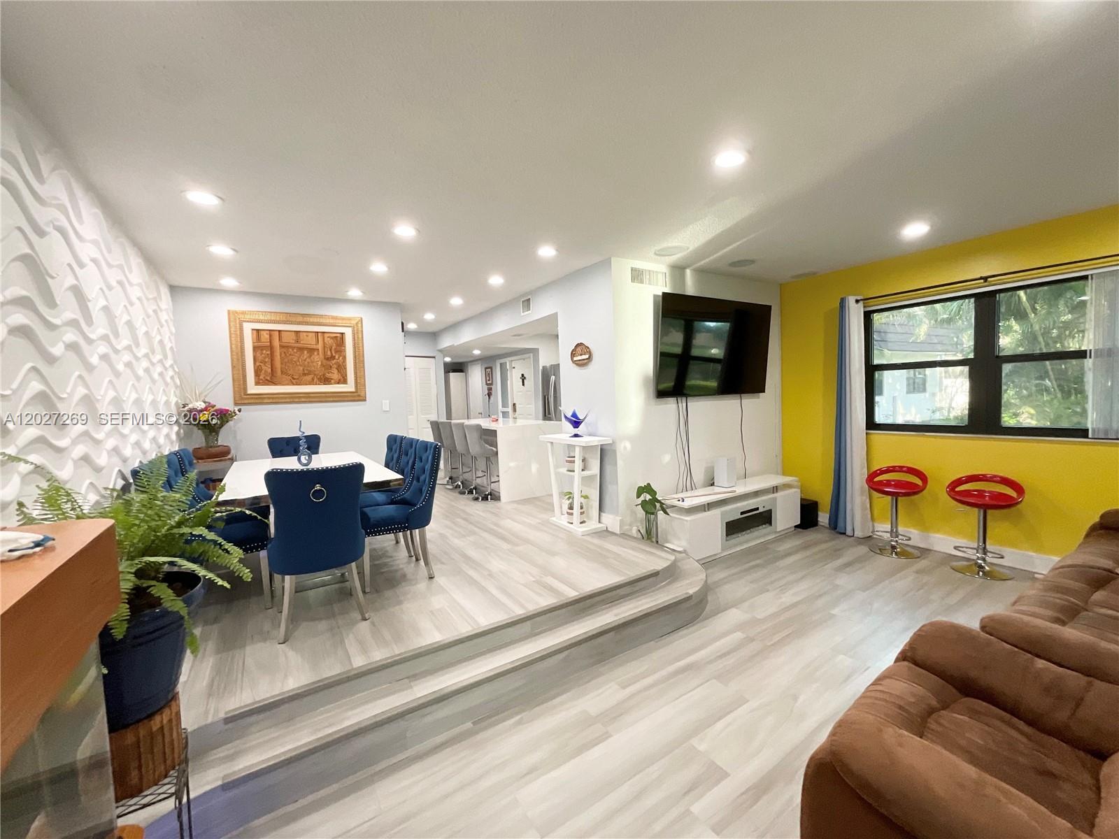 WESTVIEW CONDOMINIUM NO T - Residential