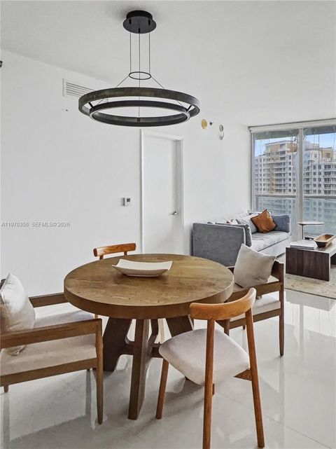 465 Brickell Ave 2705 Miami FL 33131