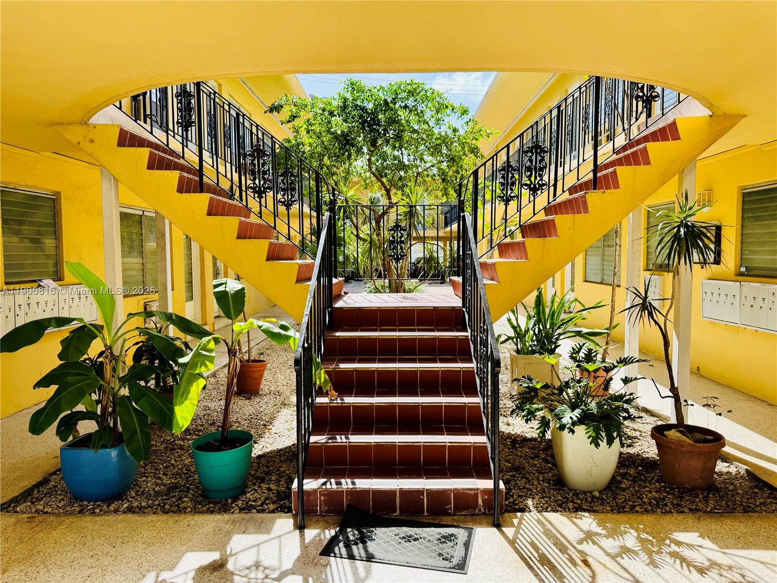 GOLDEN DREAMS CONDO - Residential Lease