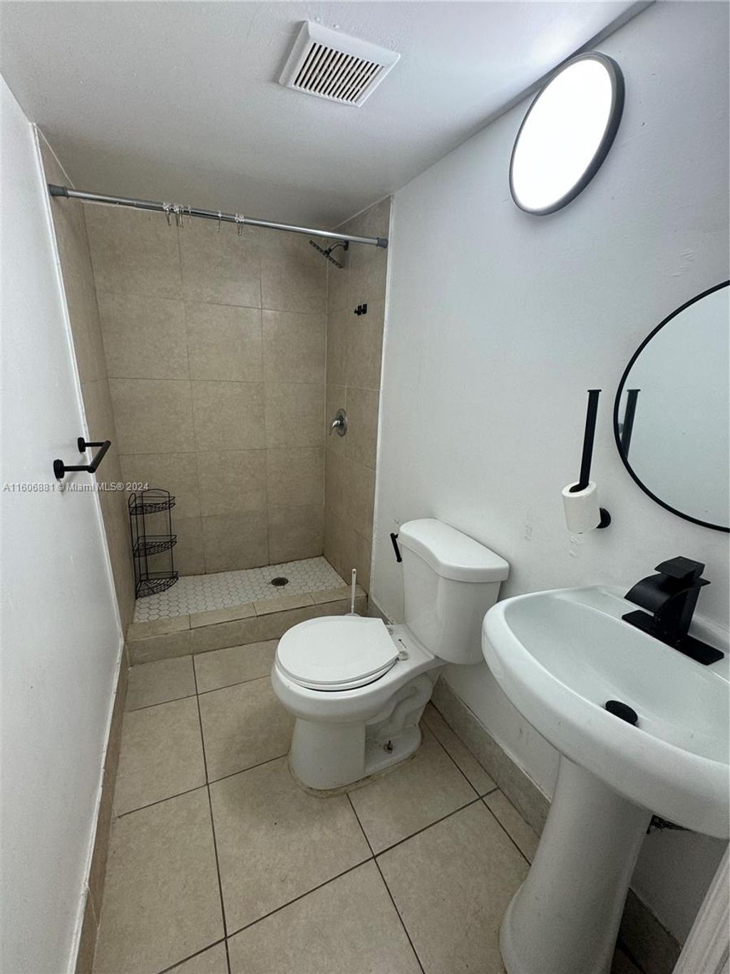 Photo of 633 NW 15th Ave #6, Fort Lauderdale, FL 33311 (MLS # A11606881)