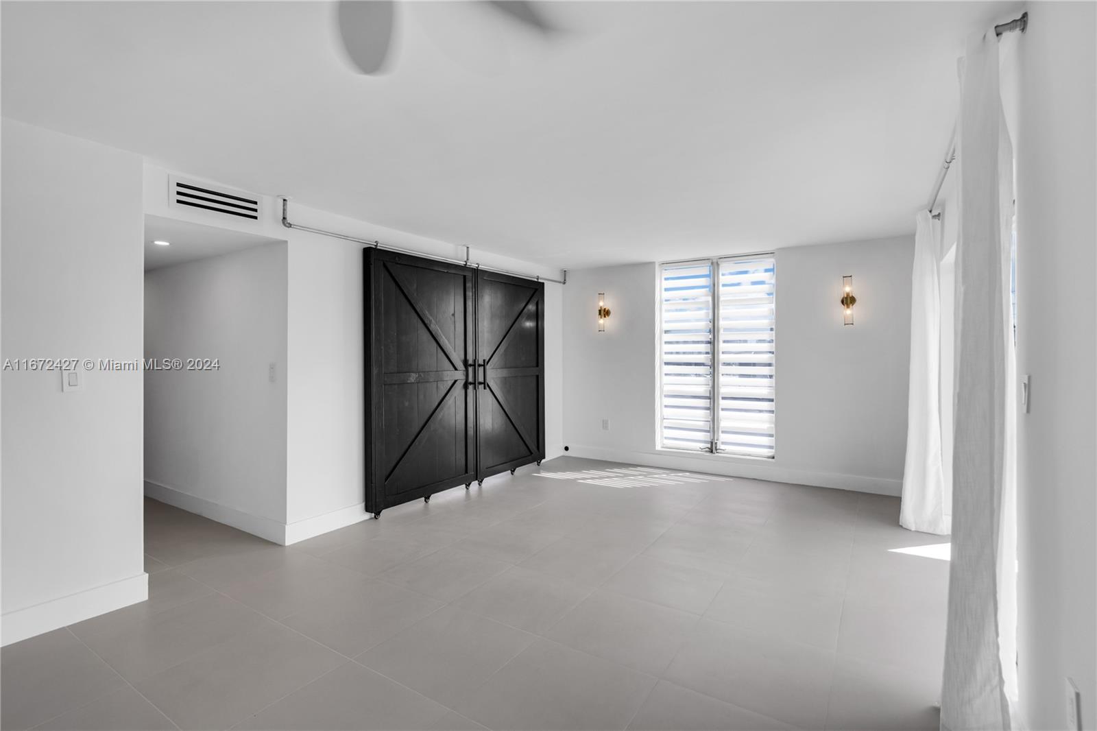 DOMINO TWO CONDO - Residential