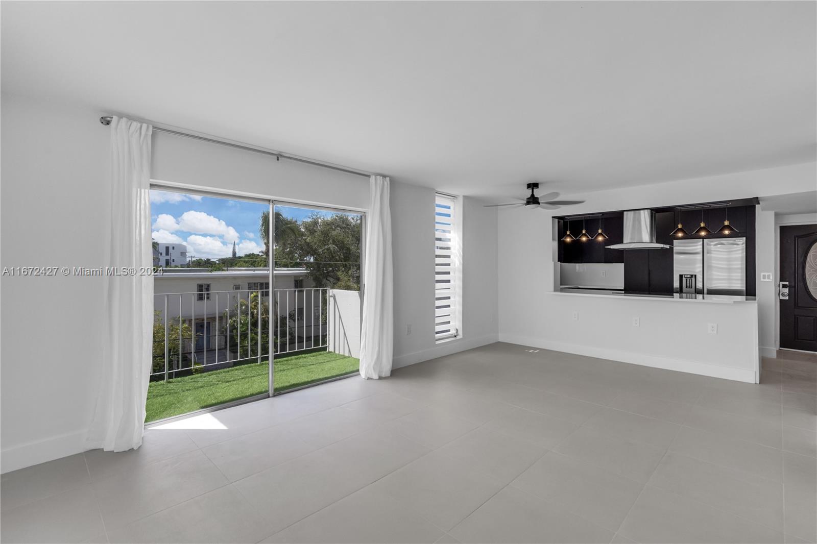 DOMINO TWO CONDO - Residential