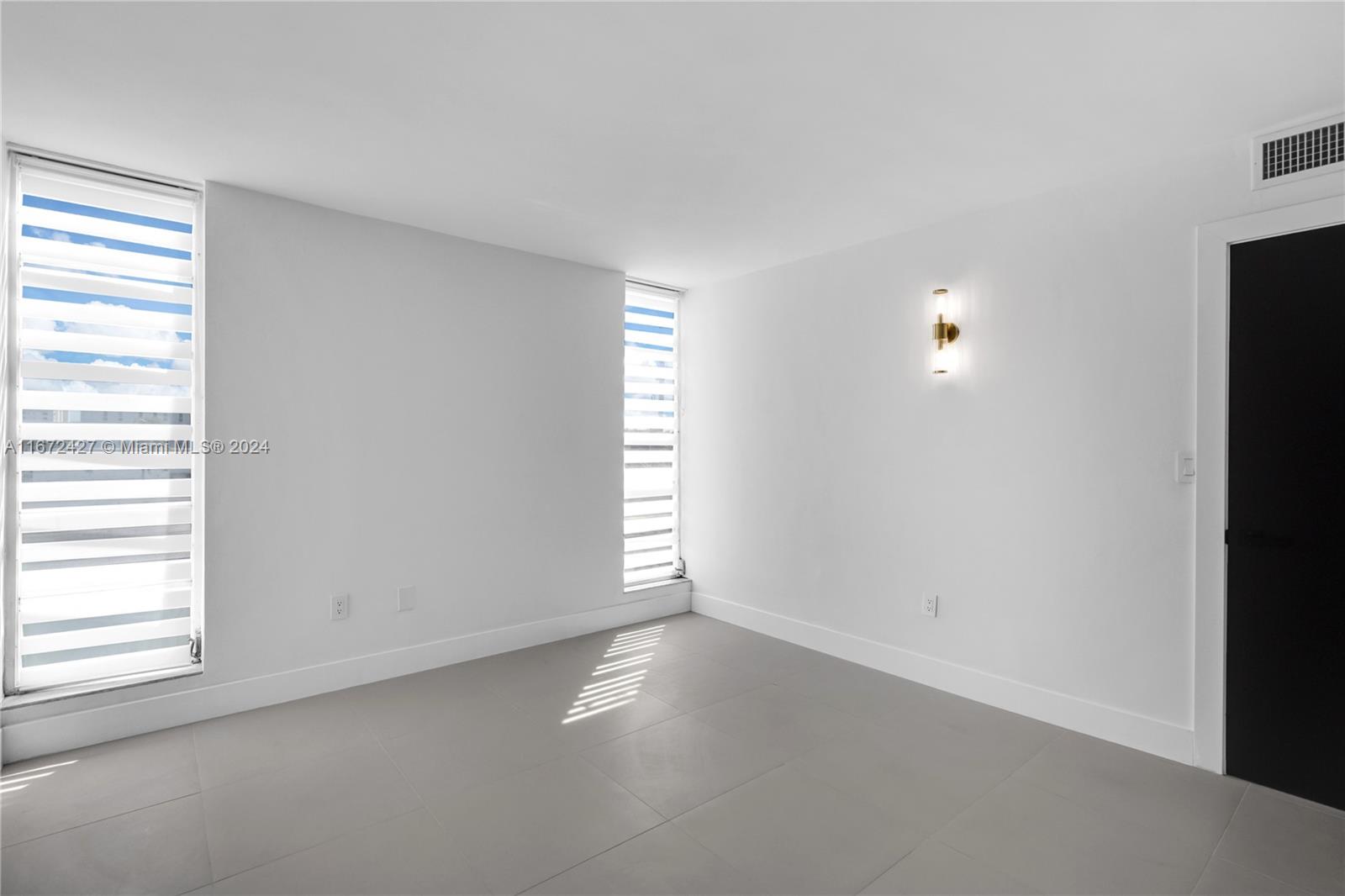 DOMINO TWO CONDO - Residential