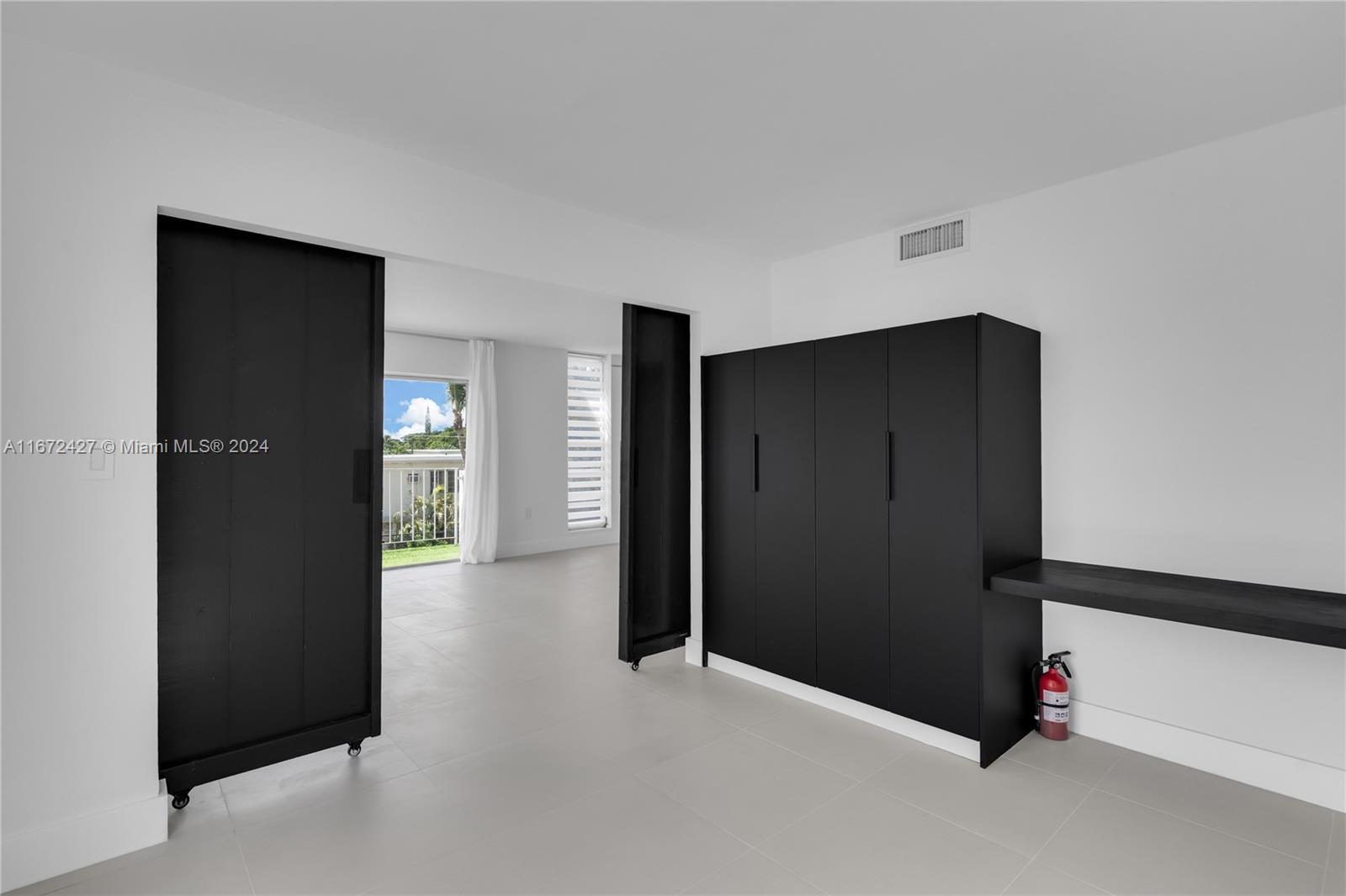 DOMINO TWO CONDO - Residential