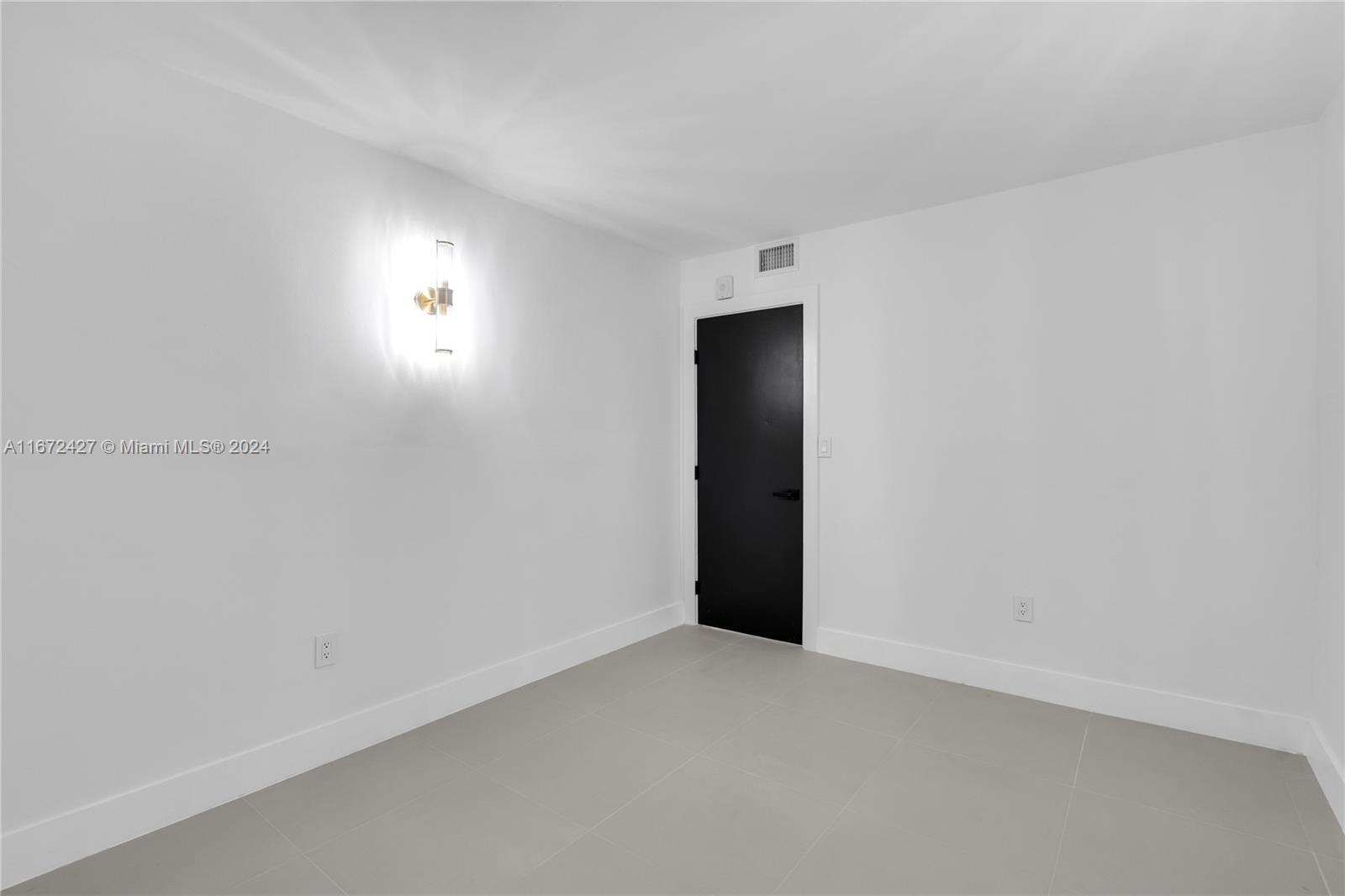 DOMINO TWO CONDO - Residential