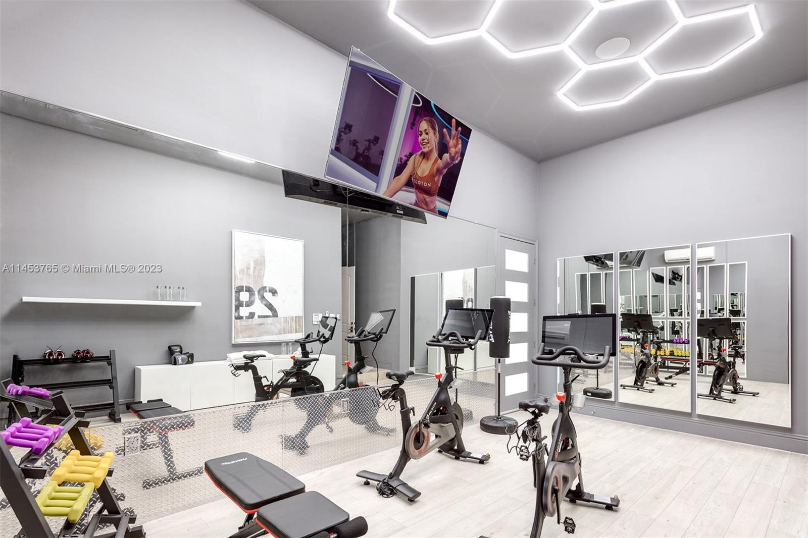 PALM MIAMI AMD - Residential