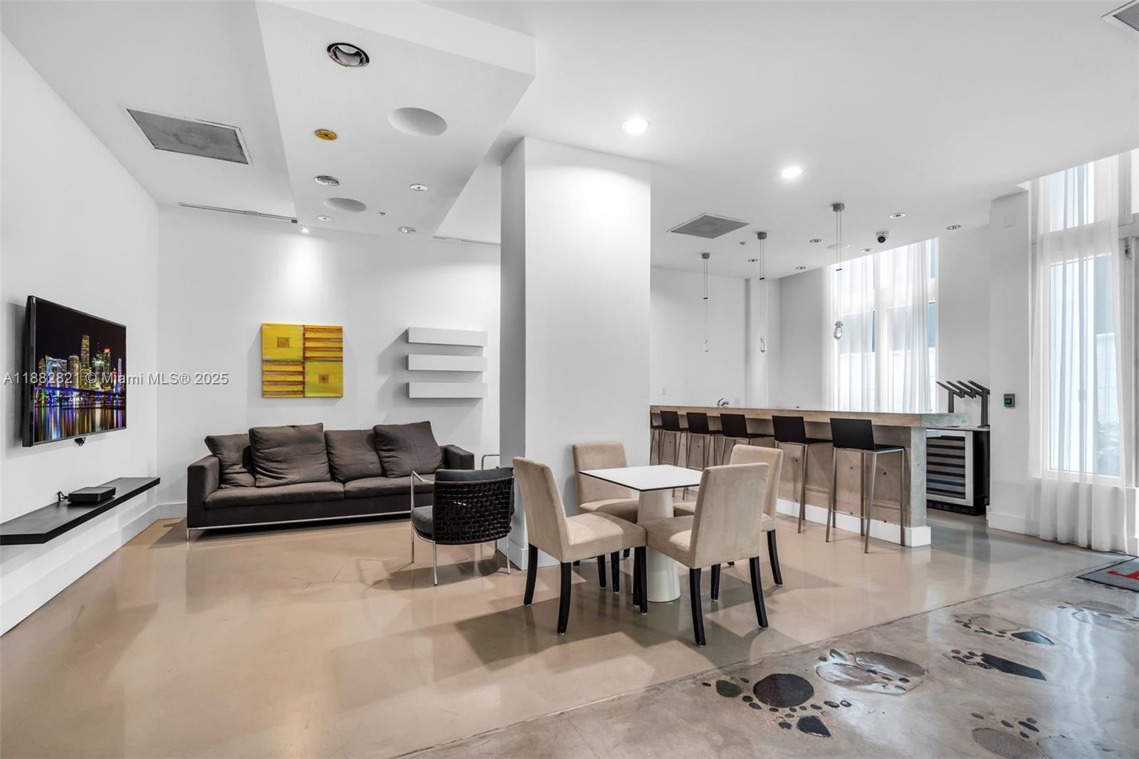 THE LOFT DOWNTOWN CONDO - Residential