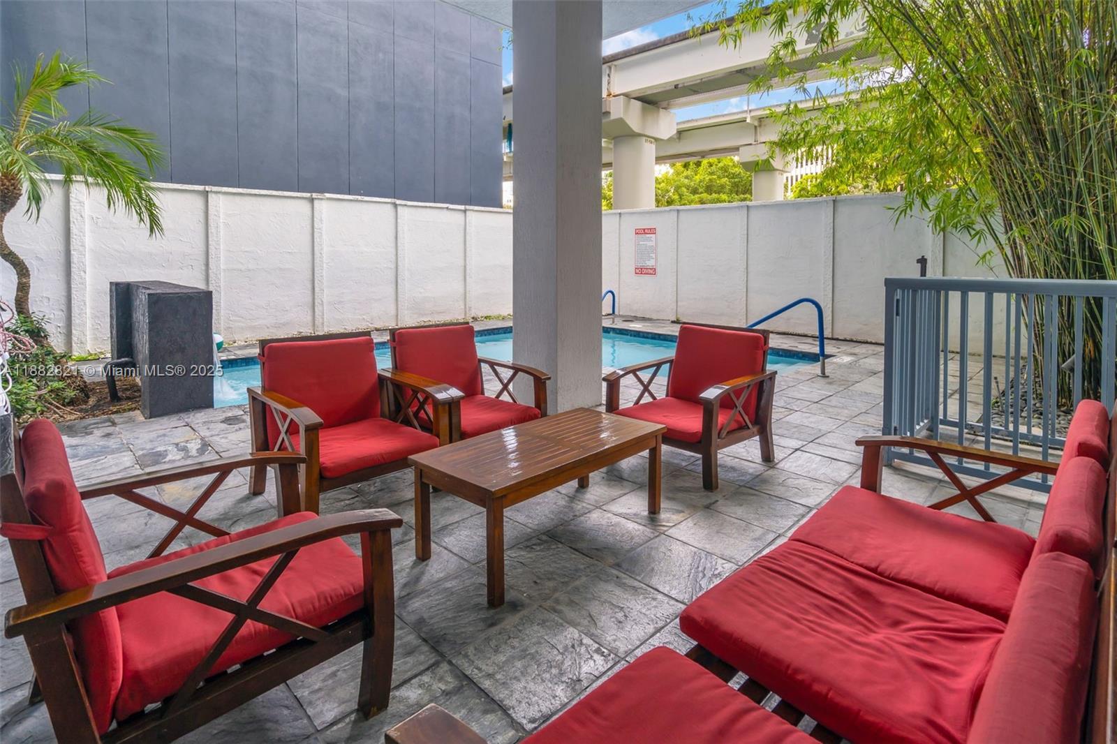 THE LOFT DOWNTOWN CONDO - Residential