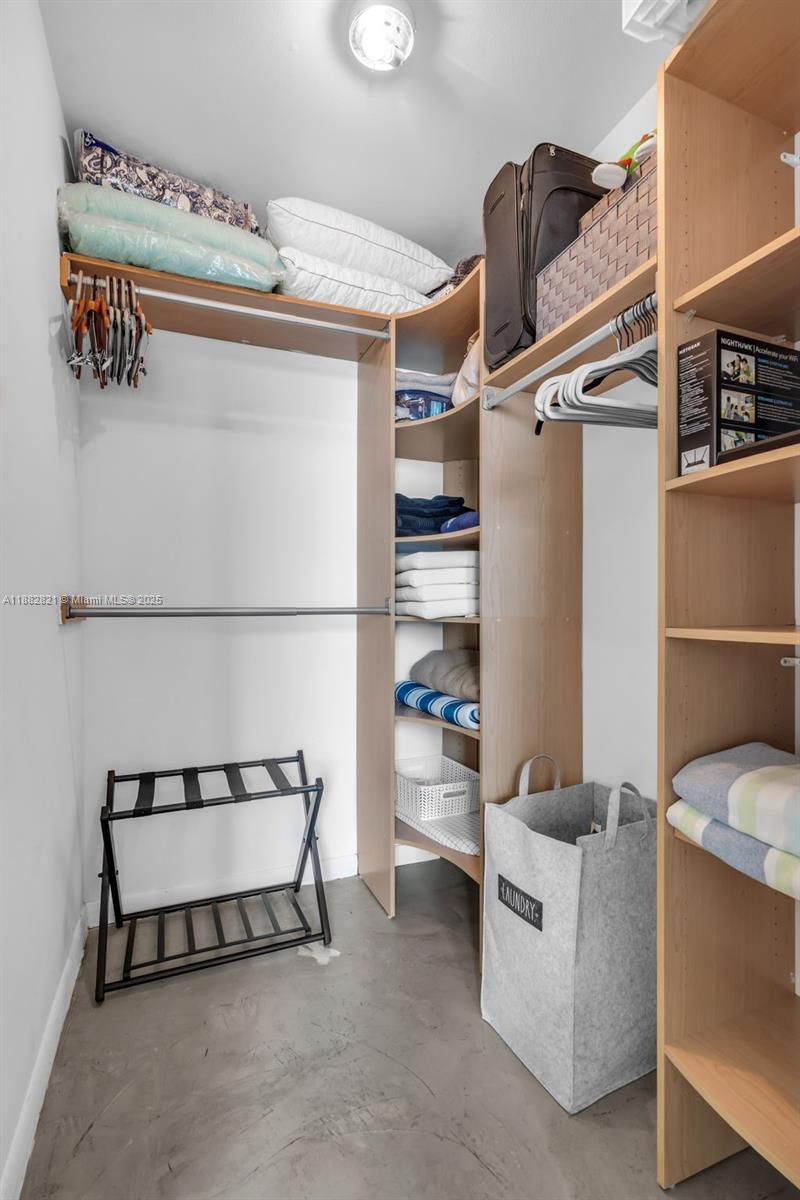 THE LOFT DOWNTOWN CONDO - Residential