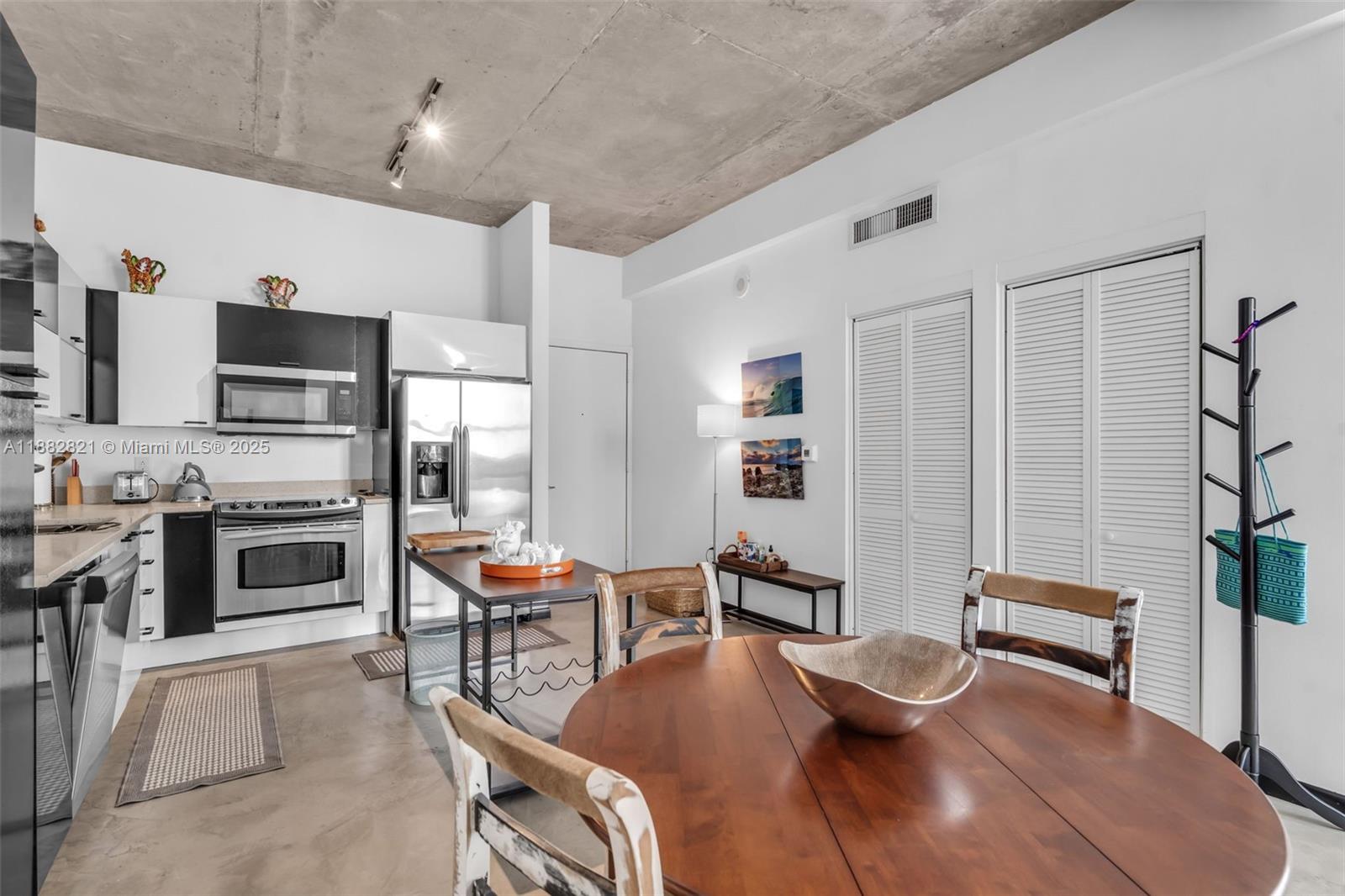 THE LOFT DOWNTOWN CONDO - Residential