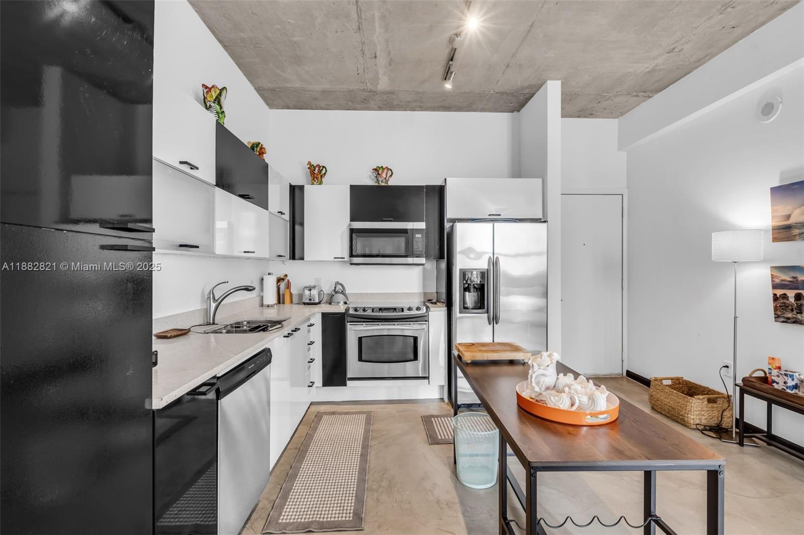 THE LOFT DOWNTOWN CONDO - Residential